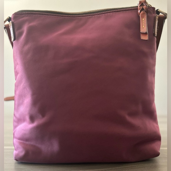 Dooney and Bourke handbag - Picture 2 of 11